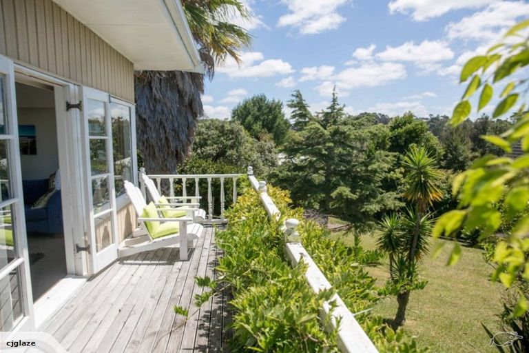 Photo of property in 33 Scott Road, Stanmore Bay, Whangaparaoa, 0932