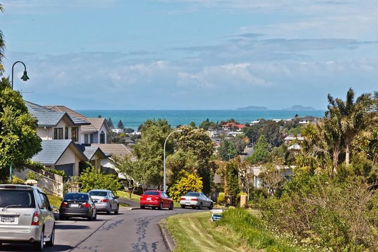 Photo of property in 26 Mulgan Way, Browns Bay, Auckland, 0630