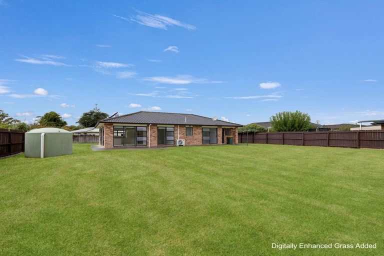 Photo of property in 19 Aitkenhead Court, Parakai, 0830