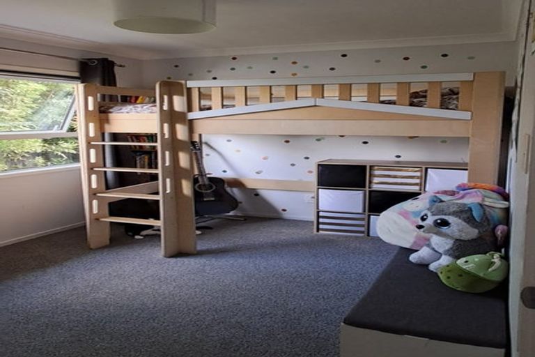 Photo of property in 15 Mile Place, Henderson, Auckland, 0612