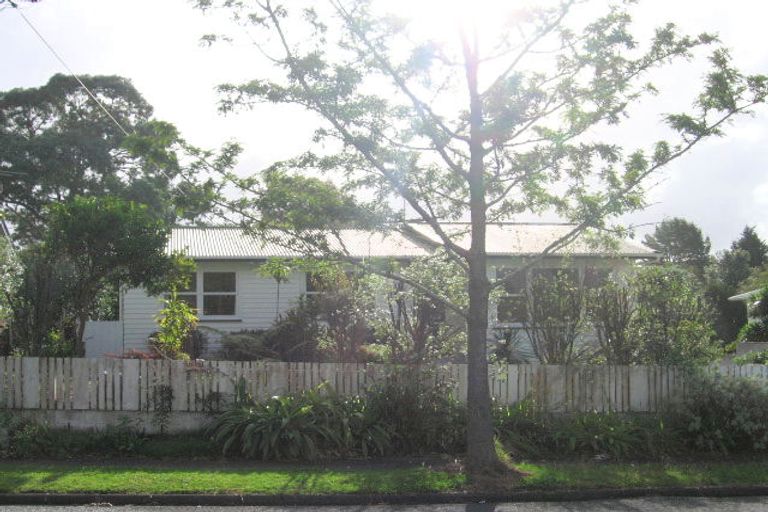 Photo of property in 37 Kamara Road, Glen Eden, Auckland, 0602