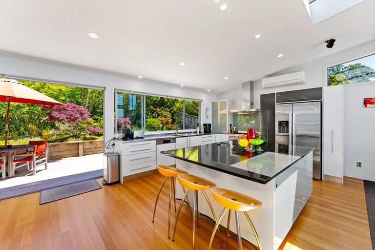 Photo of property in 72 Duncansby Road, Stanmore Bay, Whangaparaoa, 0932