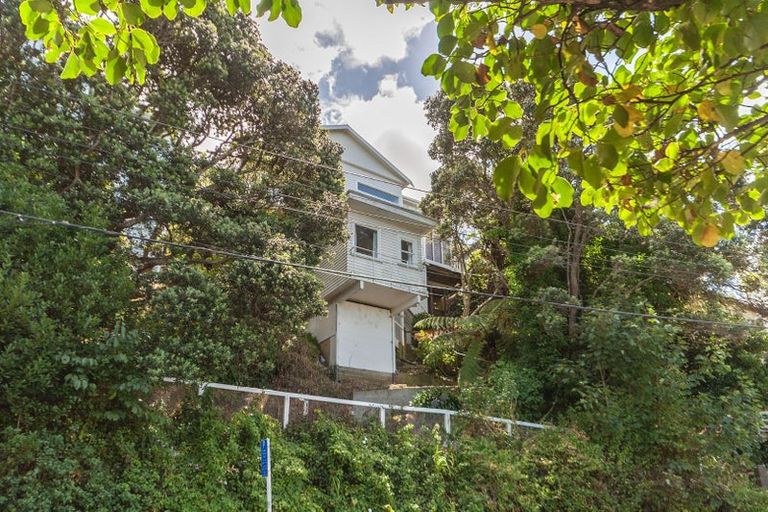 Photo of property in 80 Kelburn Parade, Kelburn, Wellington, 6012