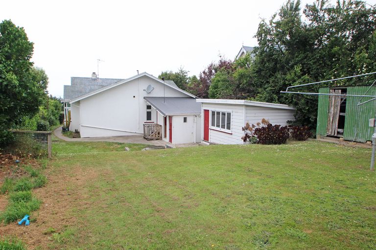 Photo of property in 16 Greta Street, South Hill, Oamaru, 9400