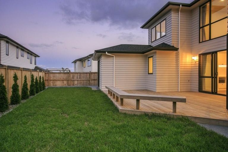 Photo of property in 32 Pioneer Rise, Silverdale, 0932