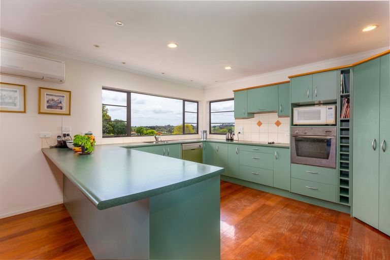 Photo of property in 112 Butcher Road, Pukekohe, 2120