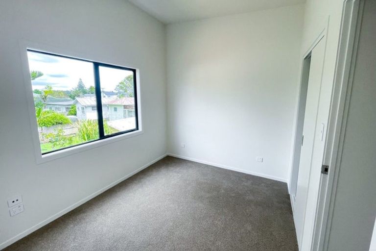 Photo of property in 8/2 Stokes Avenue, Te Atatu Peninsula, Auckland, 0610