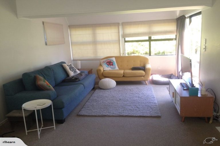 Photo of property in 2/6 Murray Road, Te Atatu Peninsula, Auckland, 0610
