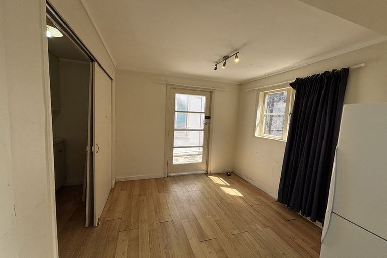 Photo of property in 5 Maarama Crescent, Aro Valley, Wellington, 6021