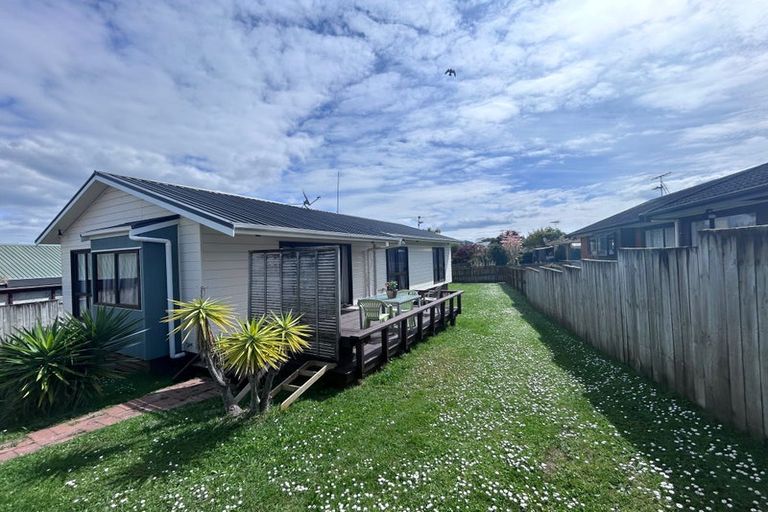 Photo of property in 145 Botany Road, Botany Downs, Auckland, 2010
