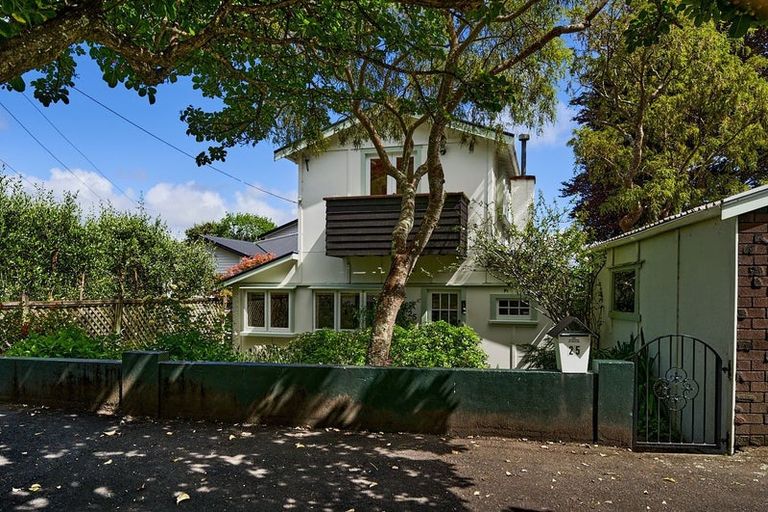 Photo of property in 25 Mahoe Street, Eastbourne, Lower Hutt, 5013