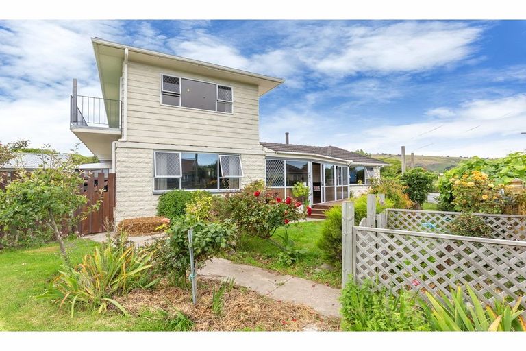 Photo of property in 32 Gould Crescent, Woolston, Christchurch, 8023