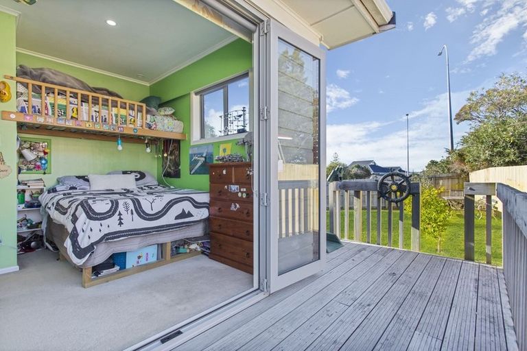 Photo of property in 2 Glenmore Road, Sunnyhills, Auckland, 2010