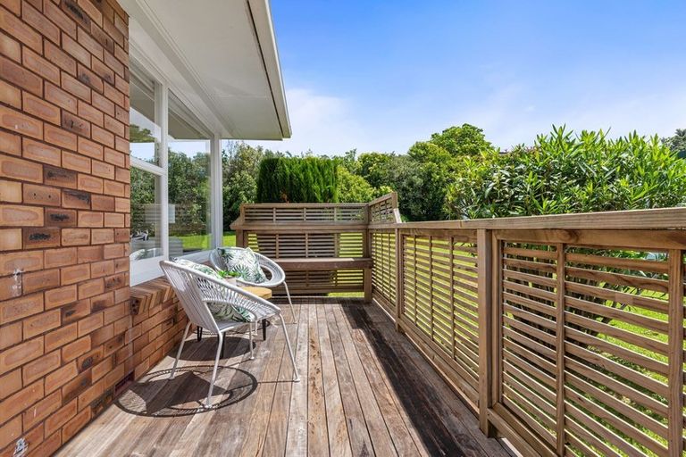 Photo of property in 2/5 Margaret Place, Milford, Auckland, 0620