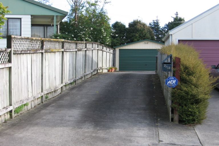 Photo of property in 2/13 Kirklow Place, Goodwood Heights, Auckland, 2105