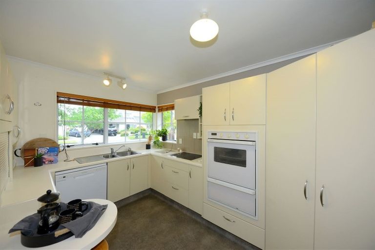 Photo of property in 3 Hatfield Place, Avonhead, Christchurch, 8042