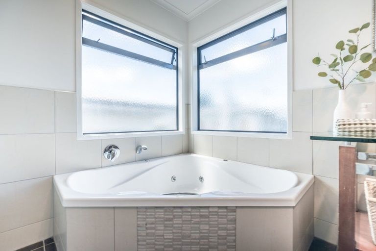 Photo of property in 65a Campbell Road, Mount Maunganui, 3116