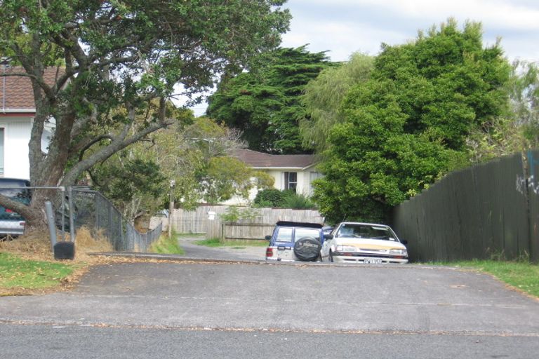 Photo of property in 20 Kelman Road, Kelston, Auckland, 0602