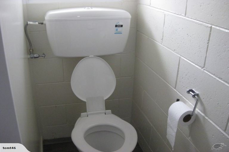 Photo of property in 2/86 Picton Avenue, Riccarton, Christchurch, 8011