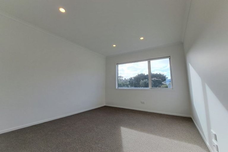 Photo of property in 37 Merriefield Avenue, Forrest Hill, Auckland, 0620