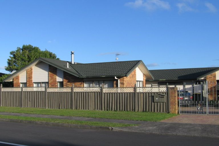 Photo of property in 1 Ferntree Terrace, West Harbour, Auckland, 0618