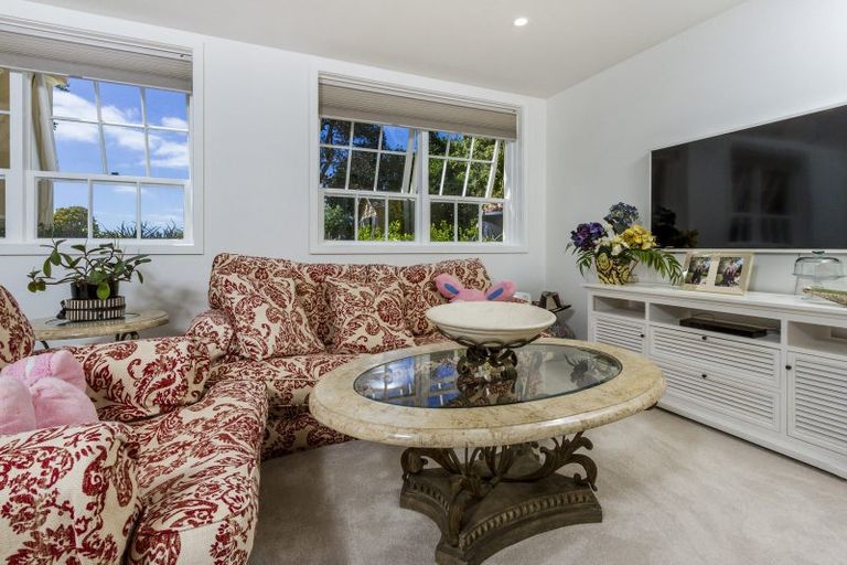 Photo of property in 40 Shakespeare Road, Milford, Auckland, 0620