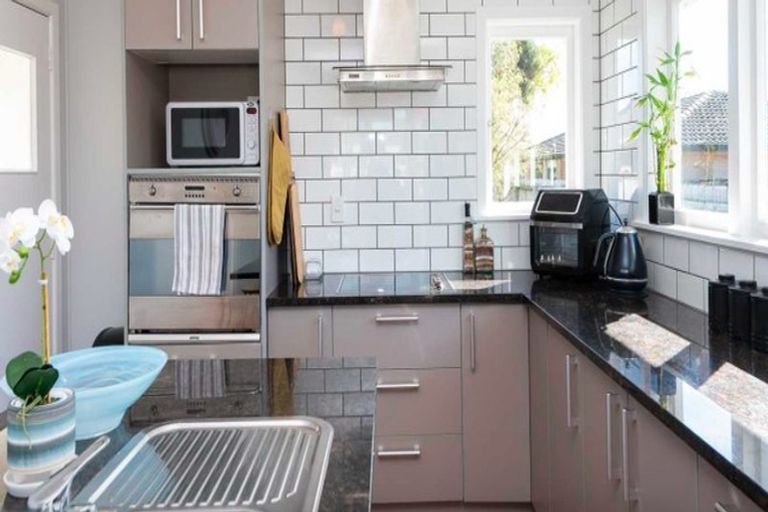 Photo of property in 1/15 Elizabeth Street, Papakura, 2110