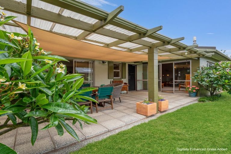 Photo of property in 10 Heron Crescent, Katikati, 3129