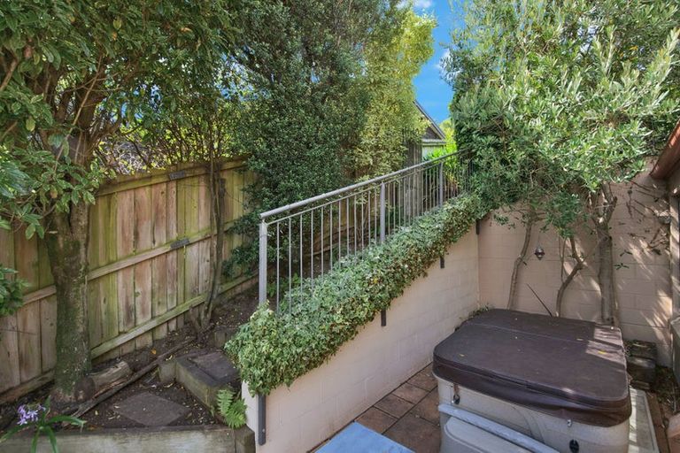 Photo of property in 20 Lucknow Place, Cashmere, Christchurch, 8022