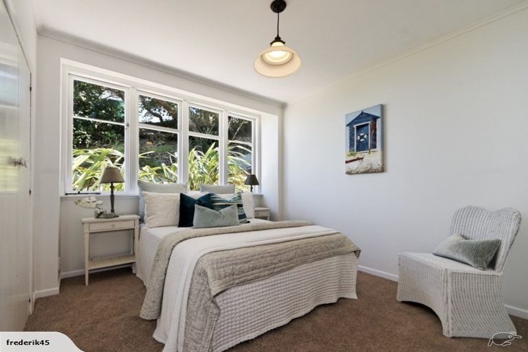 Photo of property in 35 Beach Valley Road, Piha, New Lynn, 0772