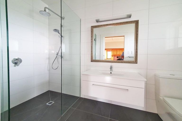 Photo of property in 8 Cobden Road, Bluff Hill, Napier, 4110