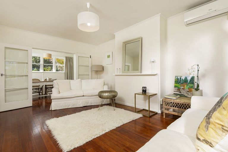 Photo of property in 110a Lake Road, Belmont, Auckland, 0622