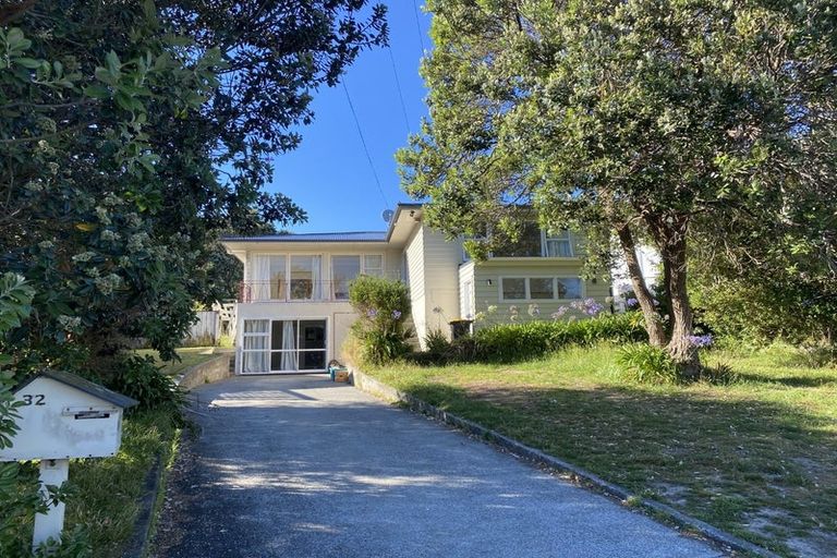 Photo of property in 32 Allen Terrace, Tawa, Wellington, 5028