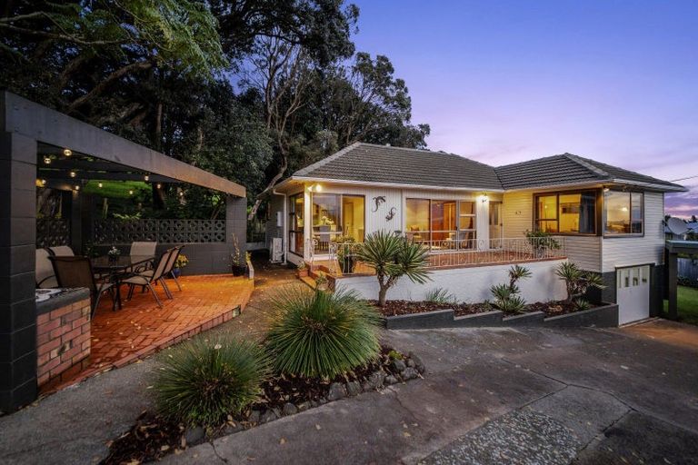 Photo of property in 19 Pikitea Road, Mangere Bridge, Auckland, 2022