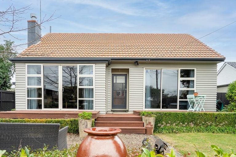 Photo of property in 55 Bowen Street, Cambridge, 3434