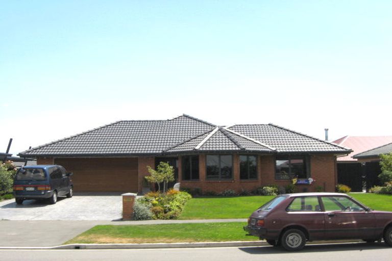 Photo of property in 10 Bottle Lake Drive, Parklands, Christchurch, 8083
