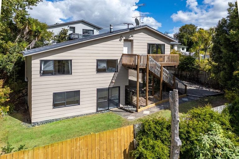 Photo of property in 3/75 Stanley Road, Glenfield, Auckland, 0629
