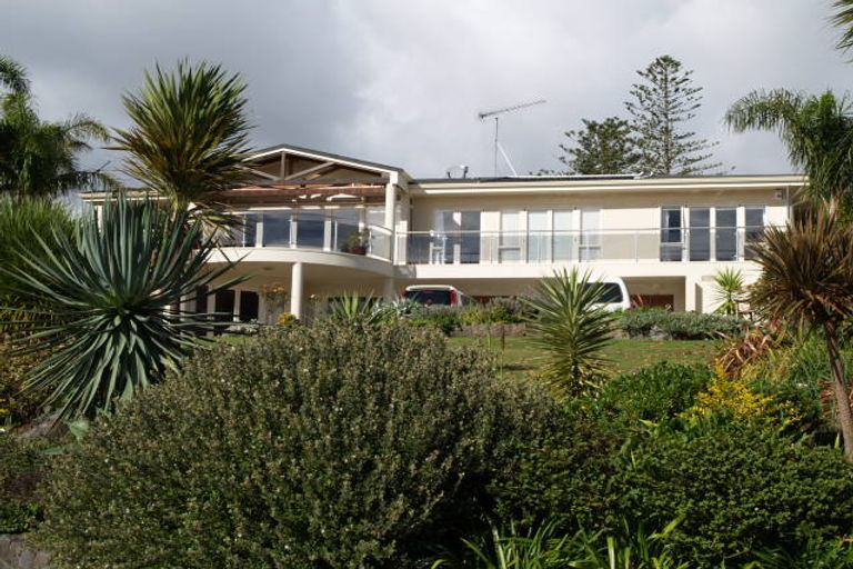 Photo of property in 13 Island View Terrace, Cockle Bay, Auckland, 2014