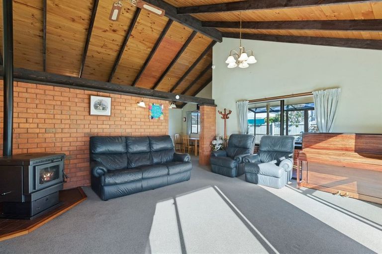 Photo of property in 15 Ridder Place, Halswell, Christchurch, 8025