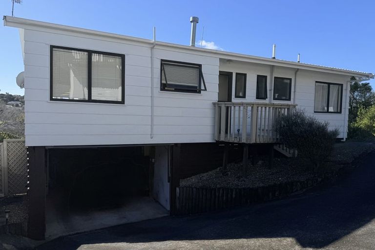 Photo of property in 1/67 Trias Road, Totara Vale, Auckland, 0629