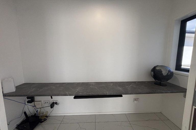 Photo of property in 9 Cooke Farm Grove, Waiwhakaiho, New Plymouth, 4312