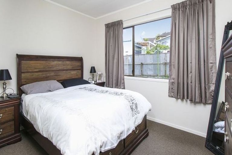 Photo of property in 142 Moire Road, West Harbour, Auckland, 0618