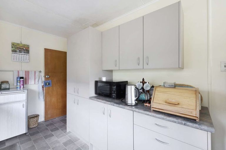 Photo of property in 42 Banks Street, Marfell, New Plymouth, 4310