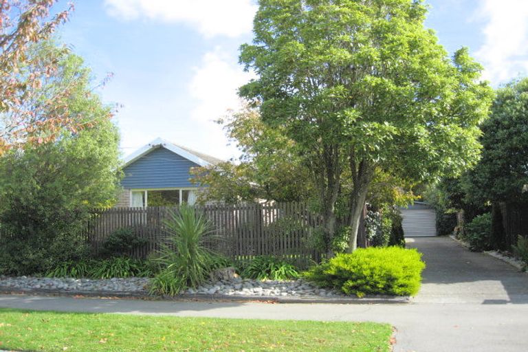 Photo of property in 53 Hounslow Street, Ilam, Christchurch, 8041