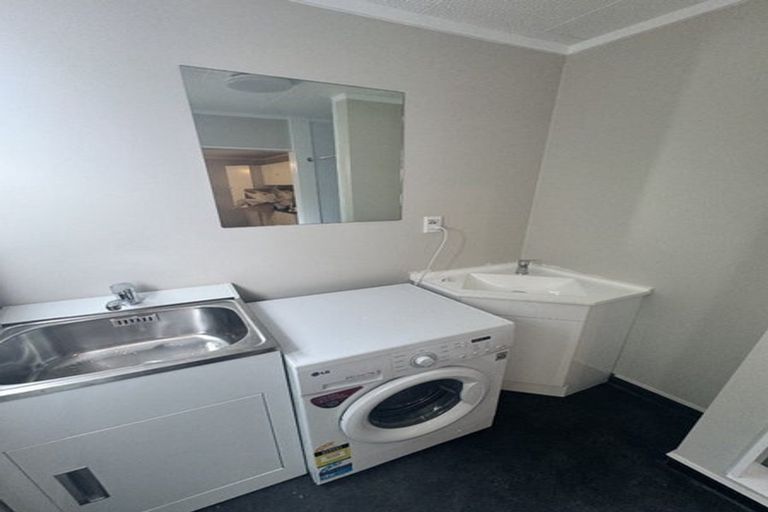 Photo of property in 6 Tiketike Way, Brooklyn, Wellington, 6021