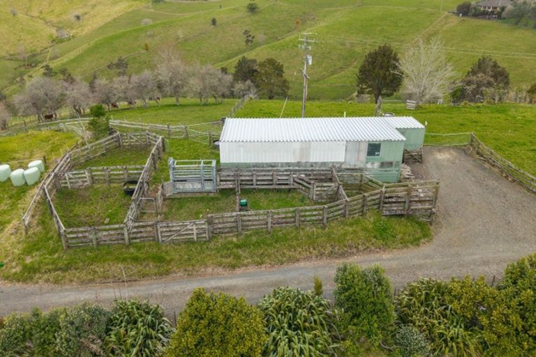 Photo of property in 167 Anderson Road, Helensville, 0875