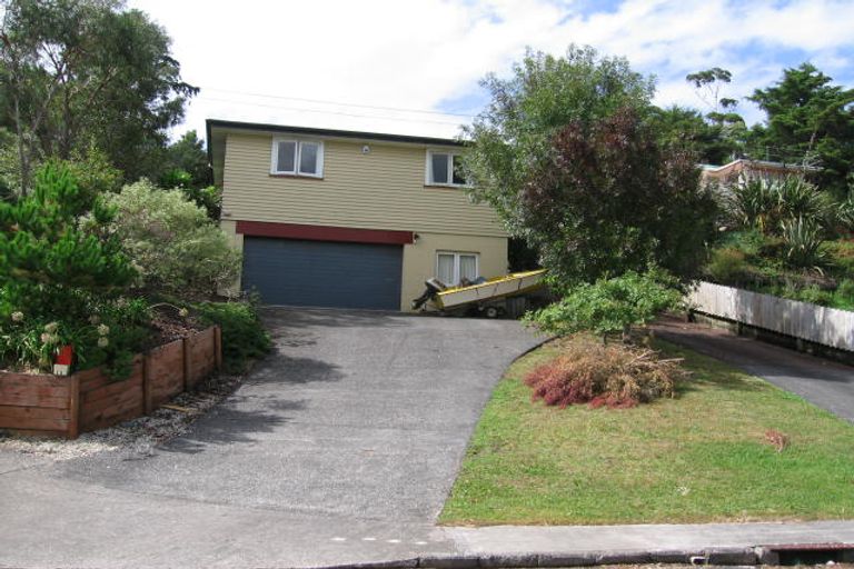 Photo of property in 2/11 Rangeview Road, Sunnyvale, Auckland, 0612