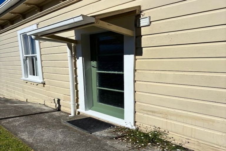 Photo of property in 37 Connaught Terrace, Brooklyn, Wellington, 6021