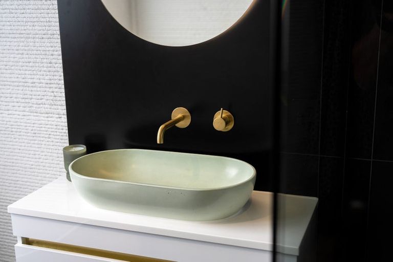 Photo of property in 2/1 City View Terrace, Birkenhead, Auckland, 0626