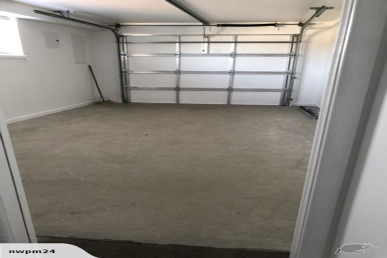 Photo of property in 28 Ridge Road, Howick, Auckland, 2014